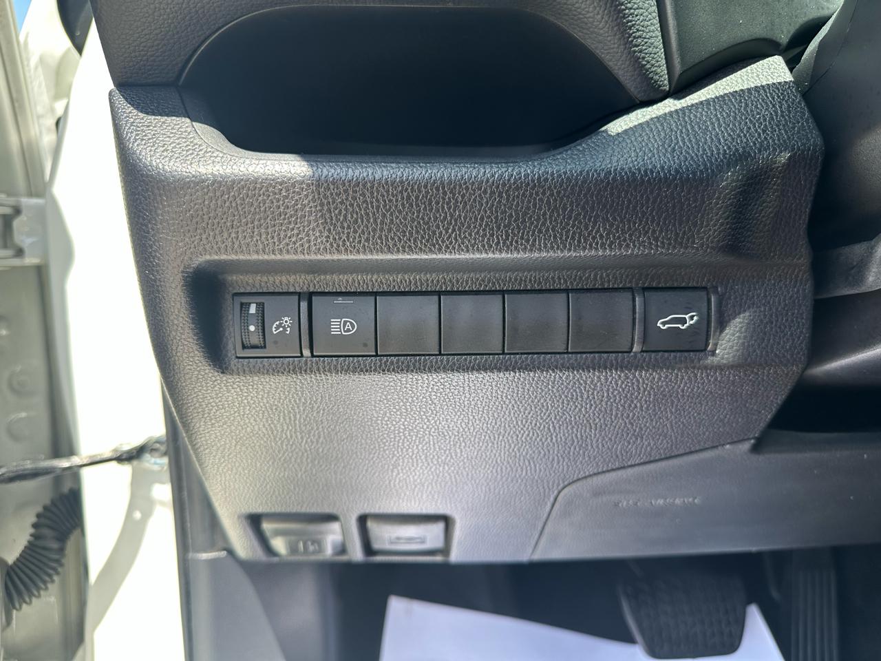 Toyota RAV4 XLE FWD (Natl) 2025