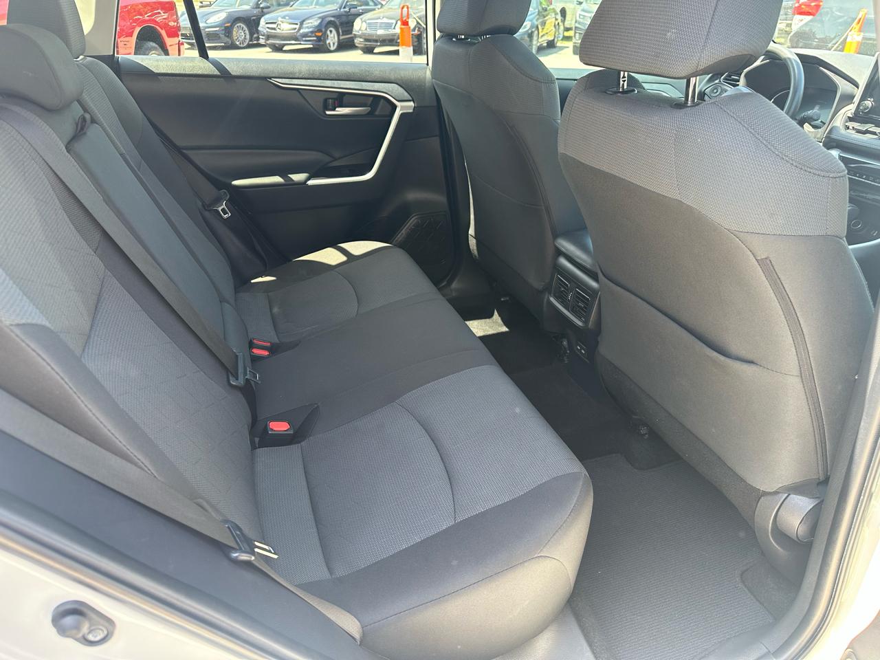 Toyota RAV4 XLE FWD (Natl) 2025