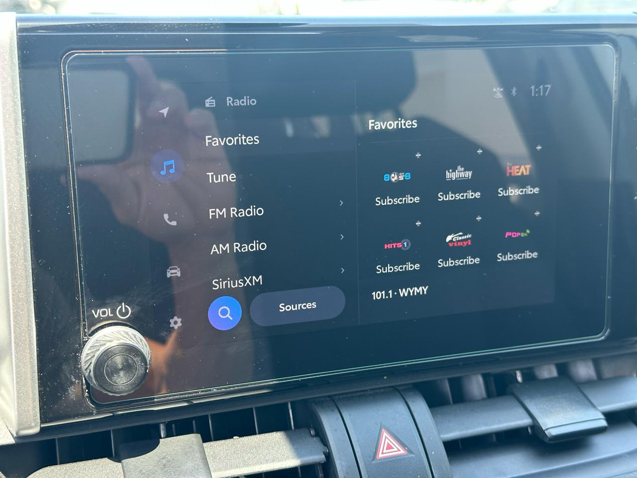 Toyota RAV4 XLE FWD (Natl) 2025