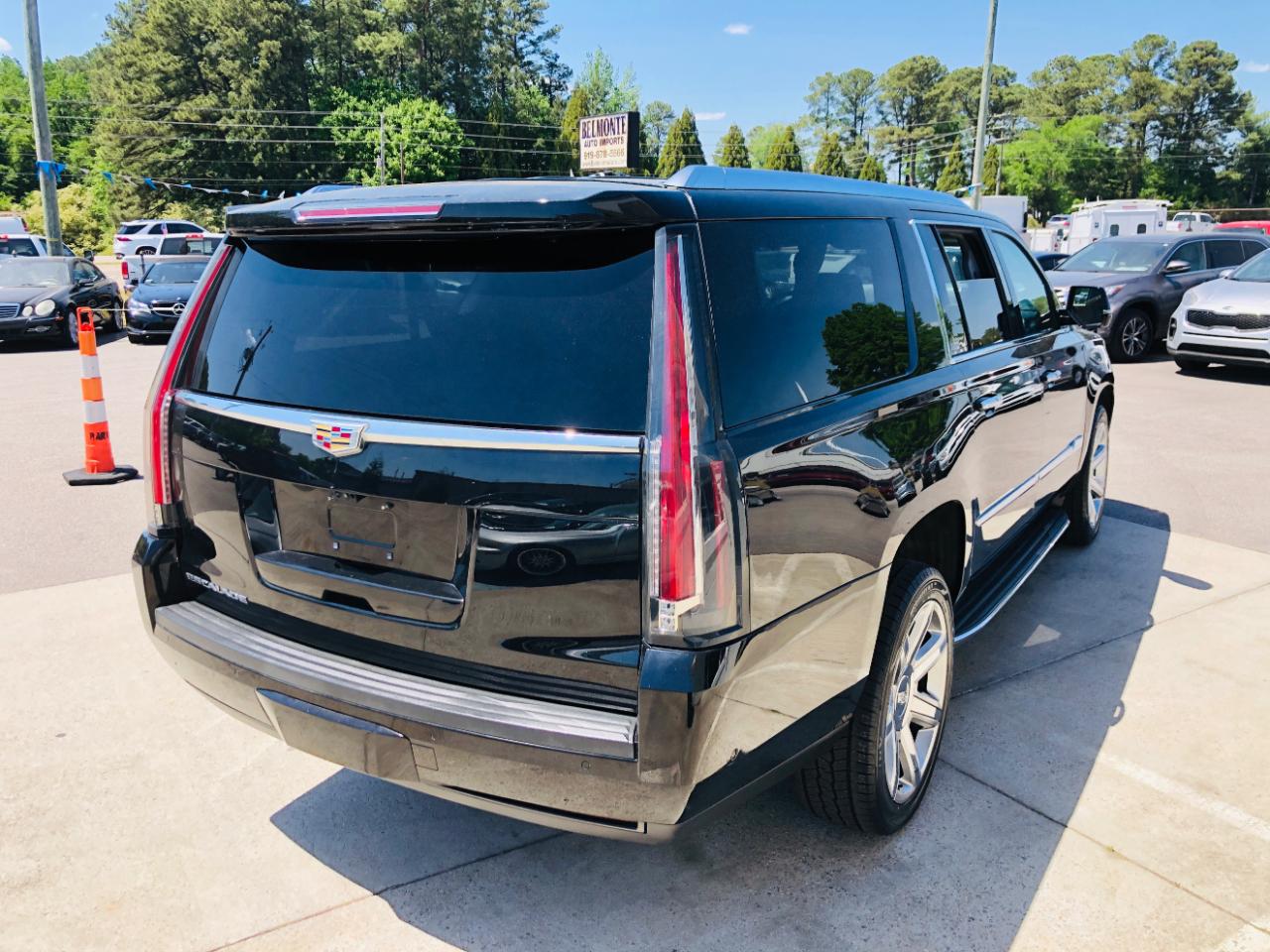 Cadillac Escalade ESV 4WD 4dr Luxury 2018