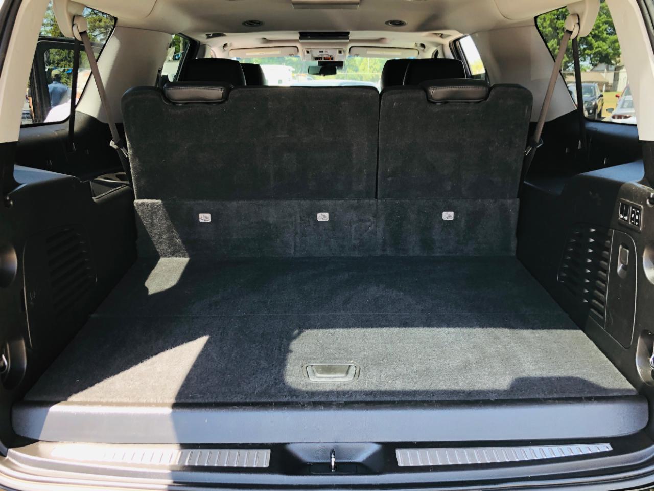 Cadillac Escalade ESV 4WD 4dr Luxury 2018