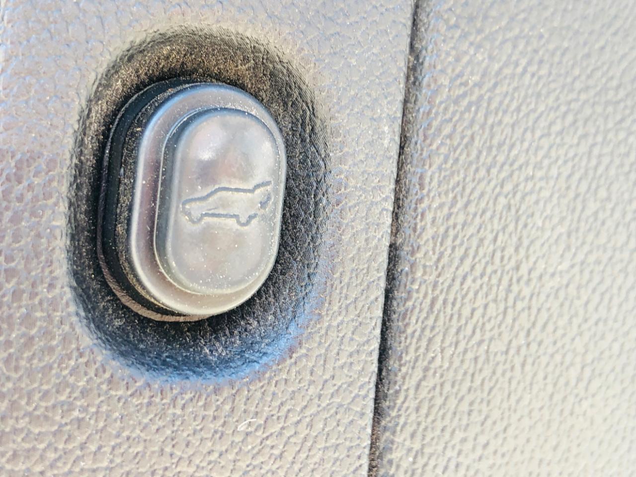 Cadillac Escalade ESV 4WD 4dr Luxury 2018