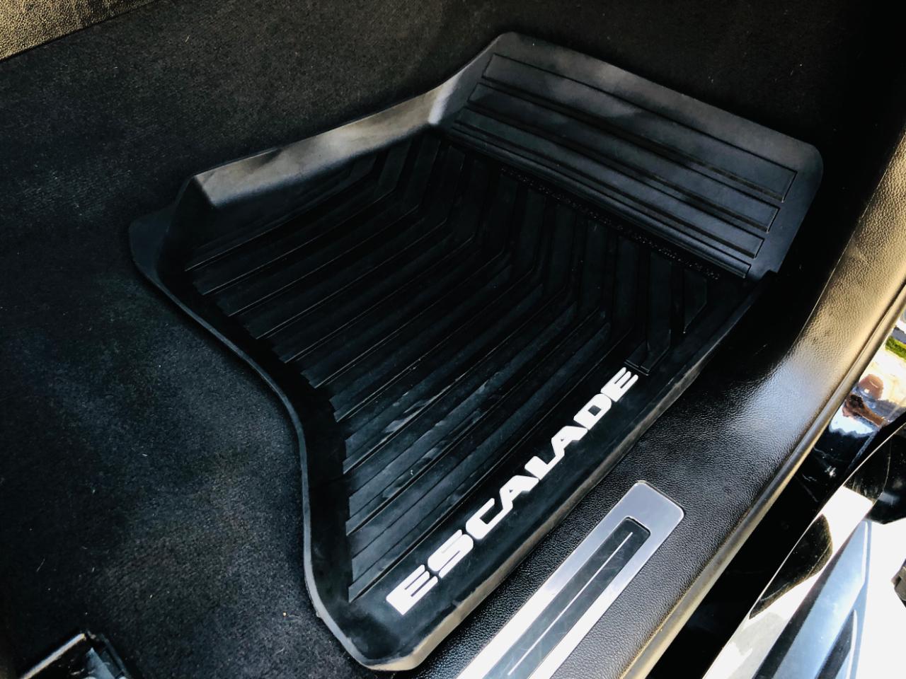 Cadillac Escalade ESV 4WD 4dr Luxury 2018