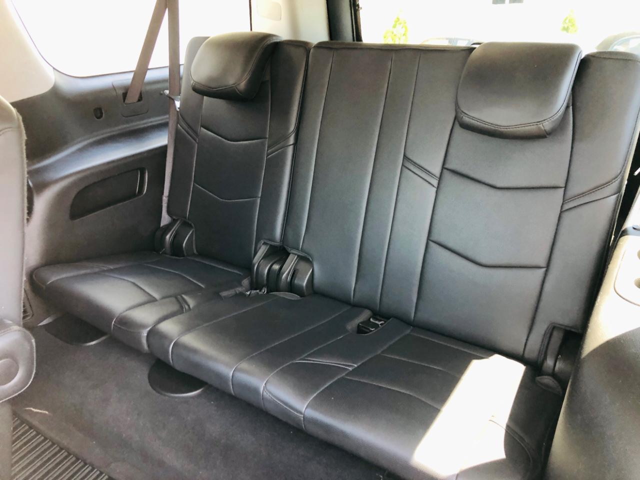 Cadillac Escalade ESV 4WD 4dr Luxury 2018