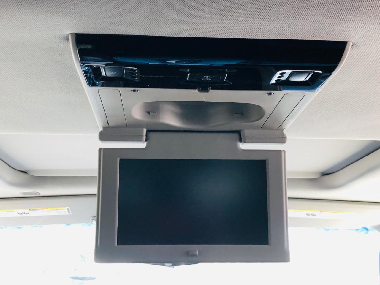 Cadillac Escalade ESV 4WD 4dr Luxury 2018