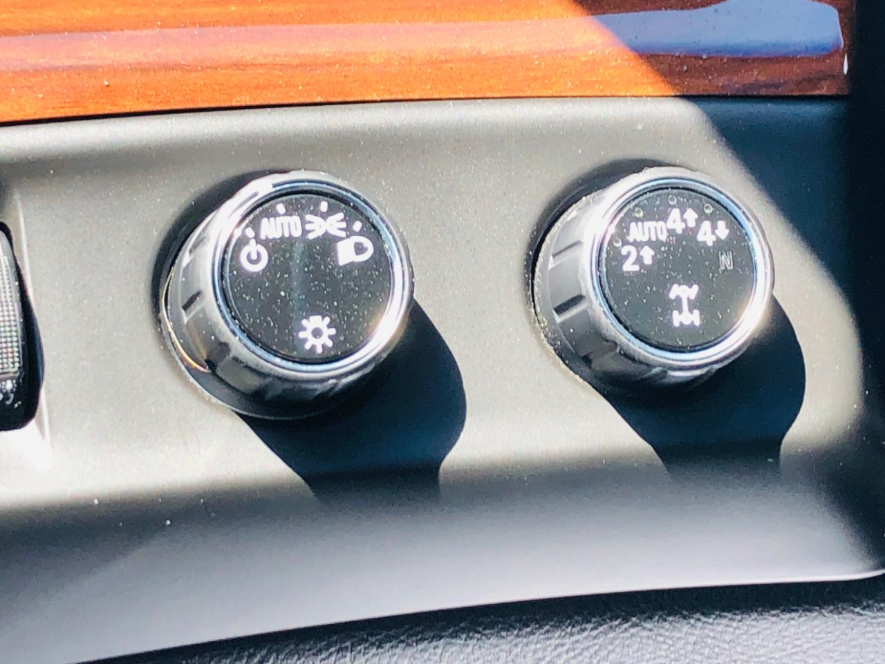 Cadillac Escalade ESV 4WD 4dr Luxury 2018