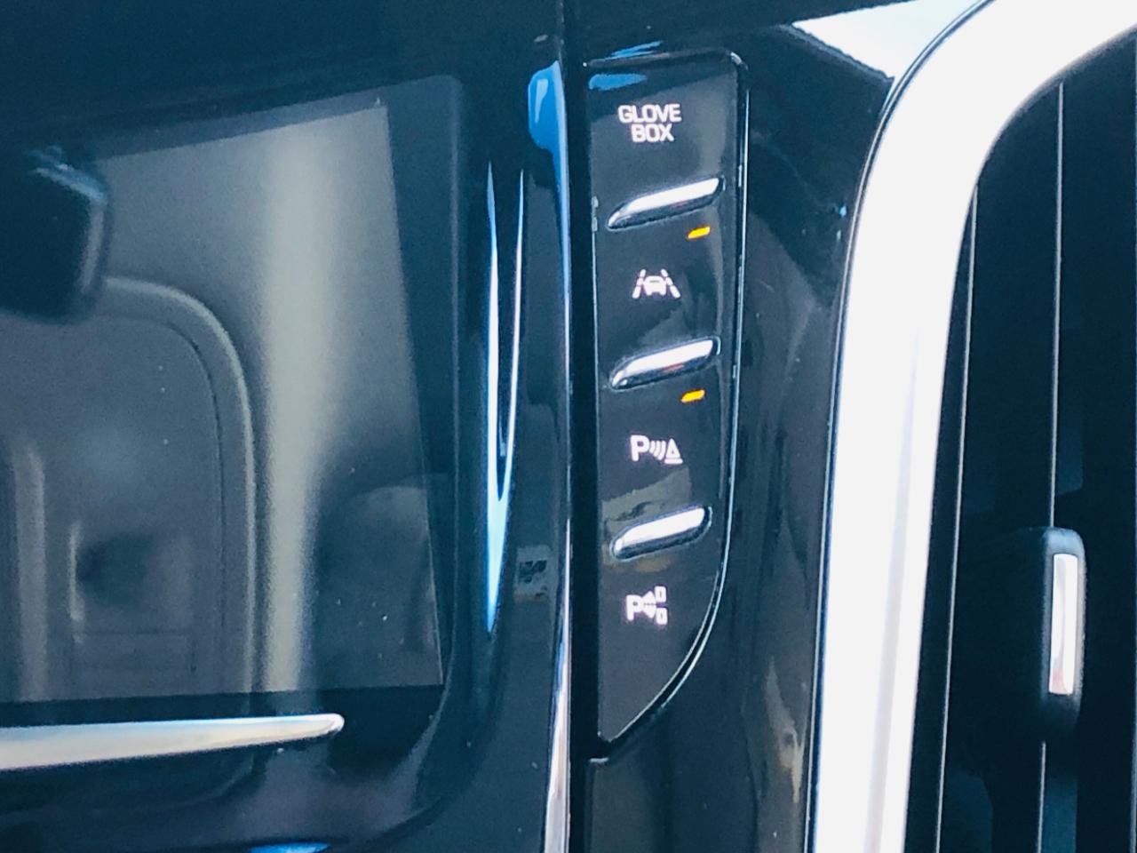 Cadillac Escalade ESV 4WD 4dr Luxury 2018