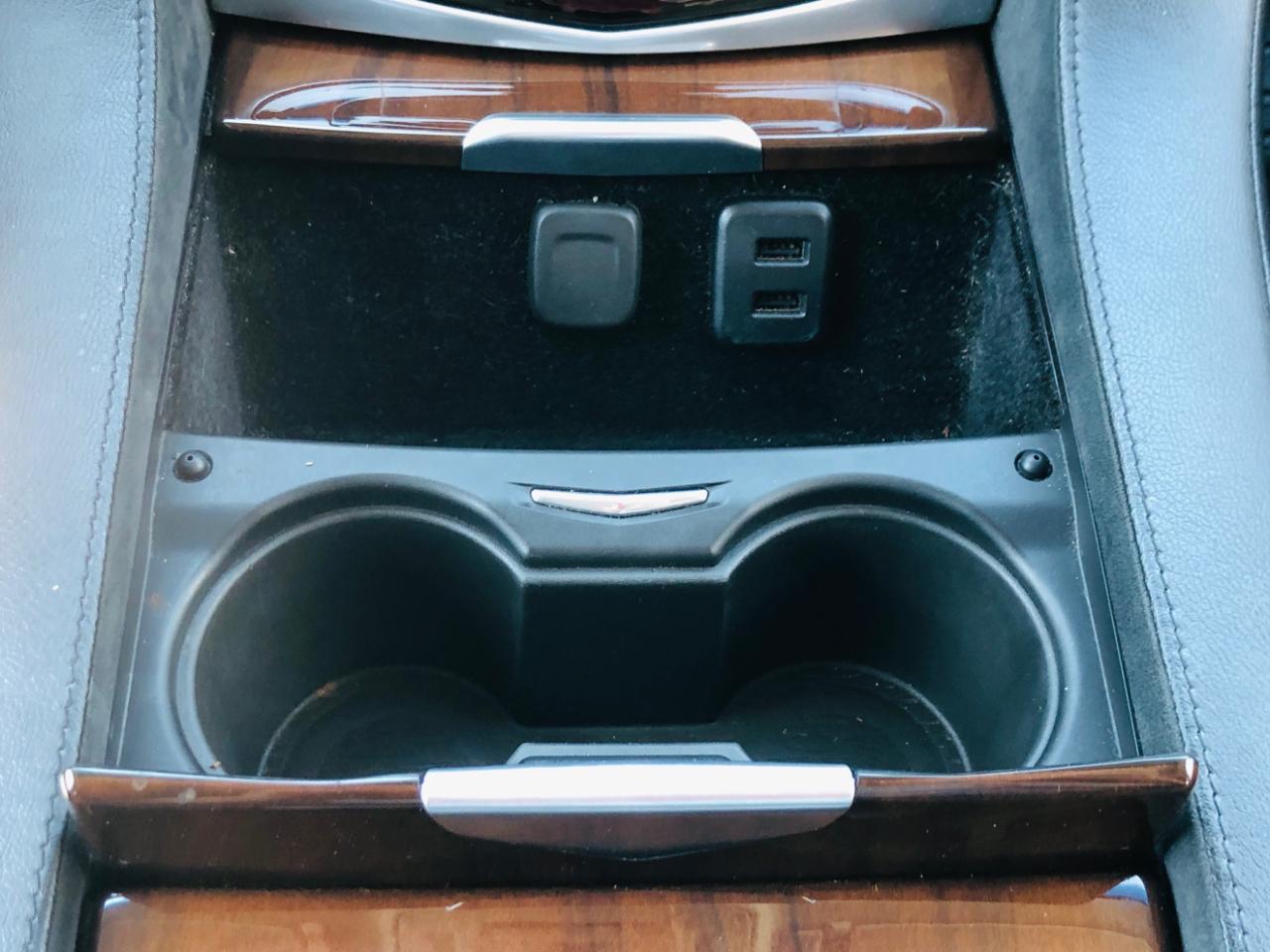 Cadillac Escalade ESV 4WD 4dr Luxury 2018