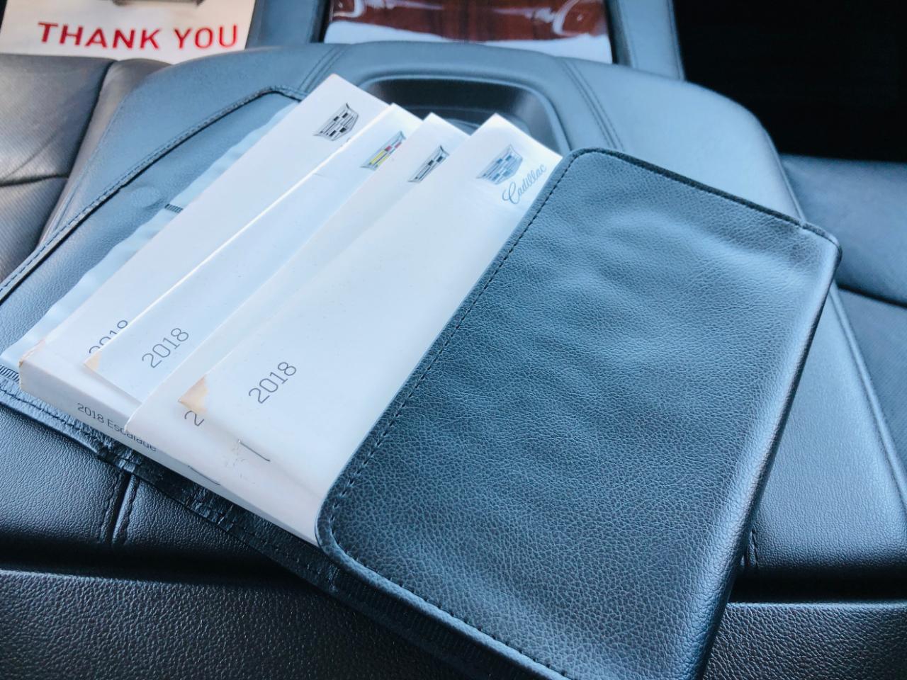 Cadillac Escalade ESV 4WD 4dr Luxury 2018