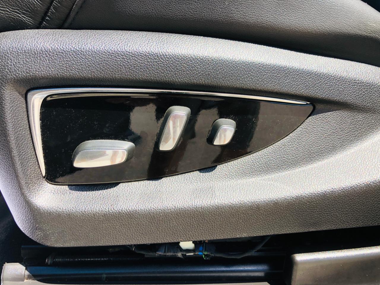 Cadillac Escalade ESV 4WD 4dr Luxury 2018