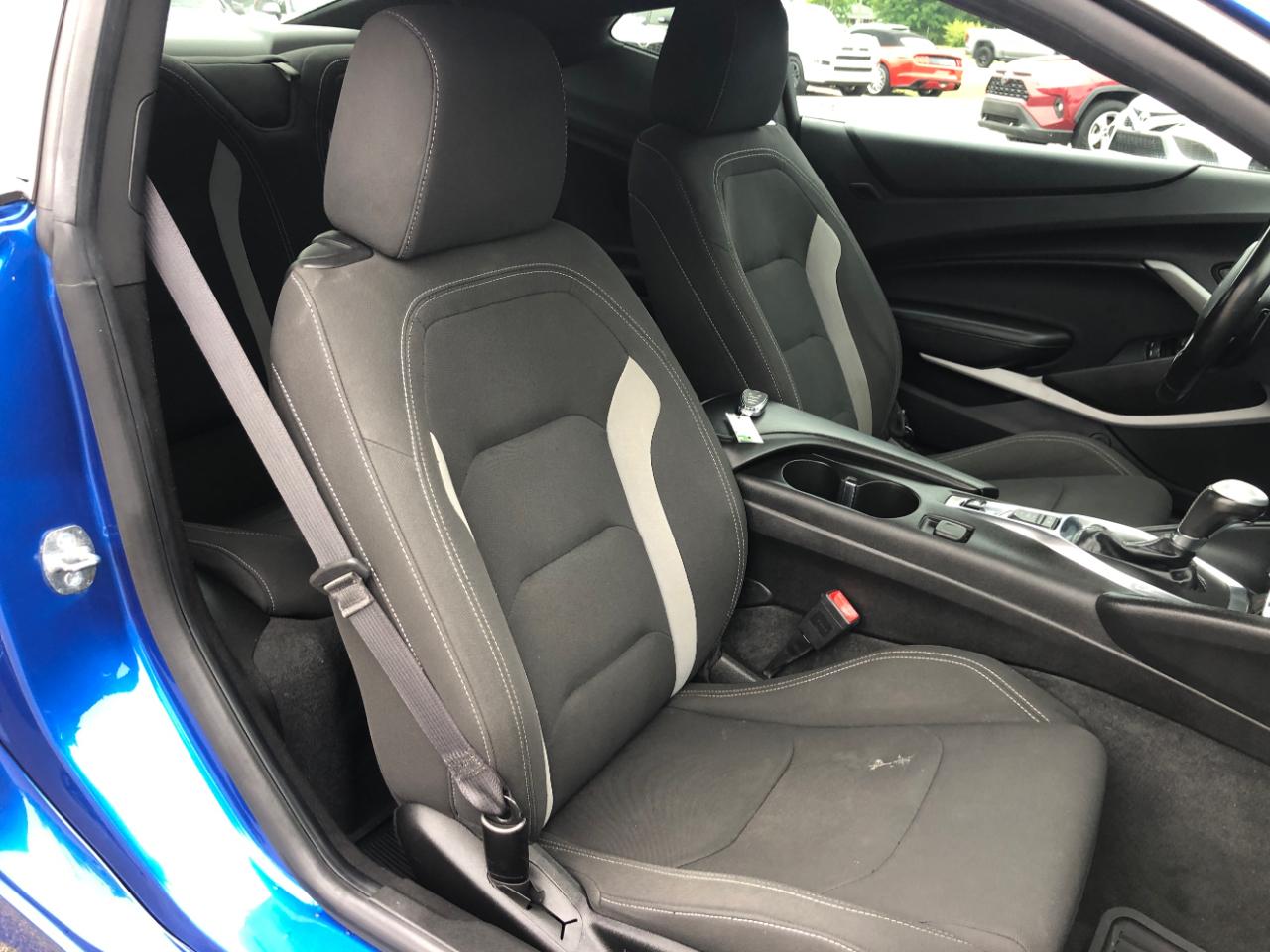 Chevrolet Camaro 2dr Cpe 1LT 2018