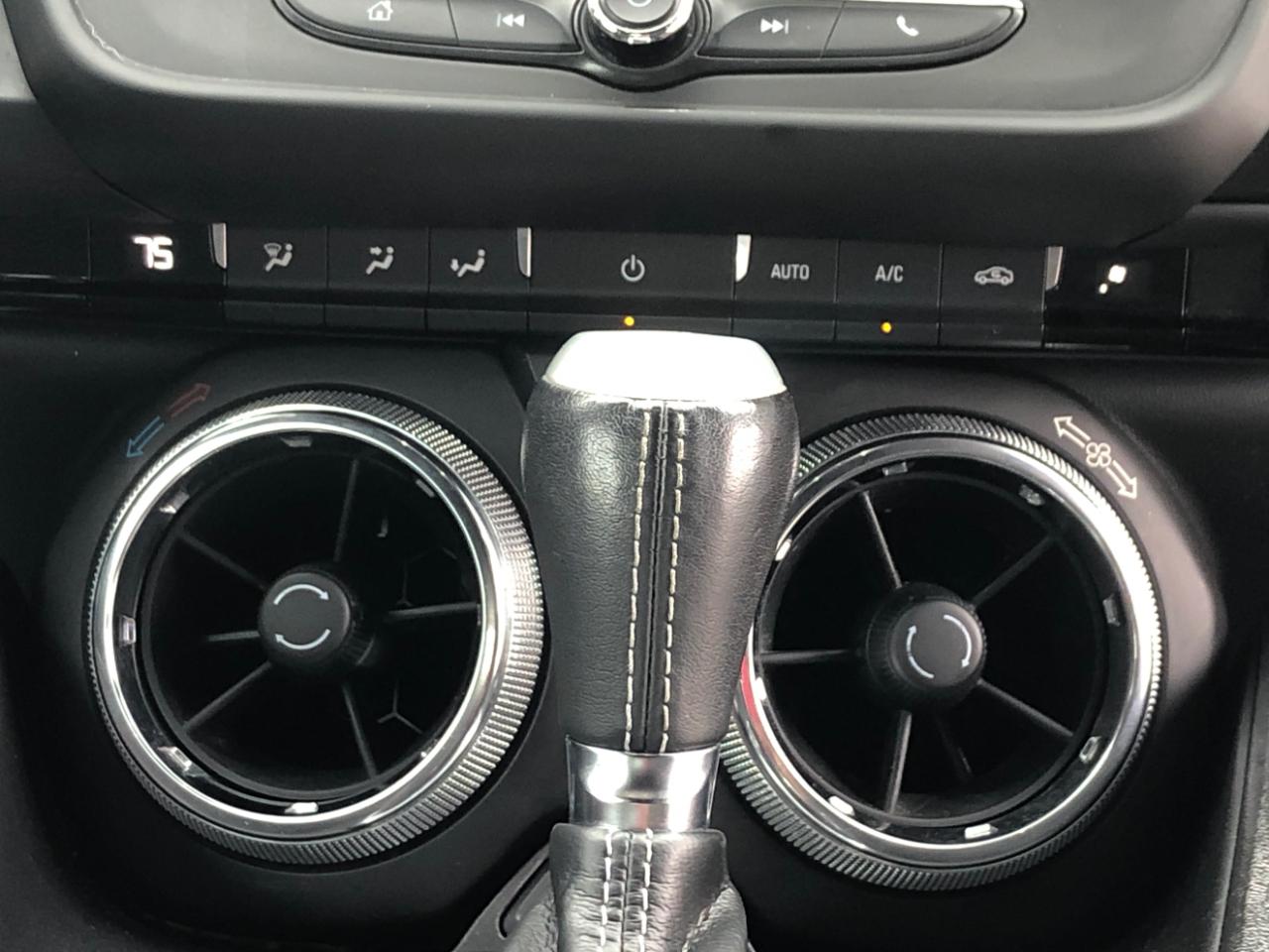 Chevrolet Camaro 2dr Cpe 1LT 2018