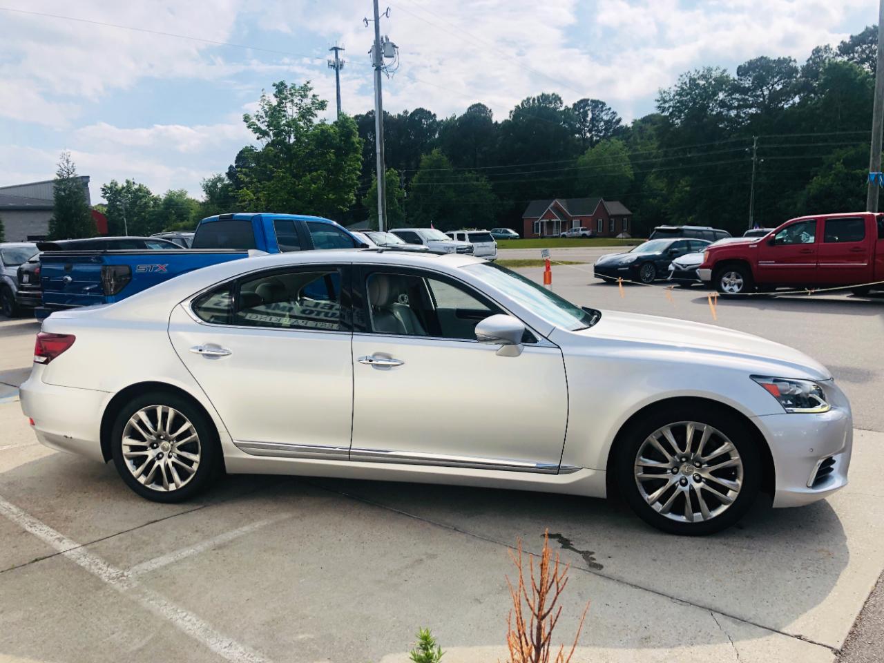 Lexus LS 460 4dr Sdn RWD 2016