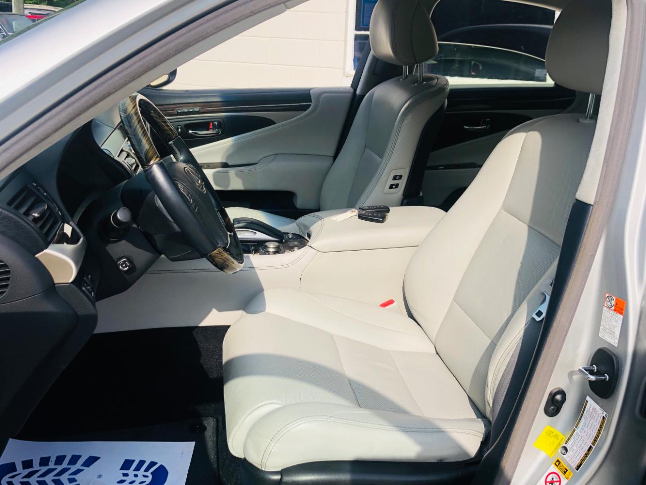 Lexus LS 460 4dr Sdn RWD 2016