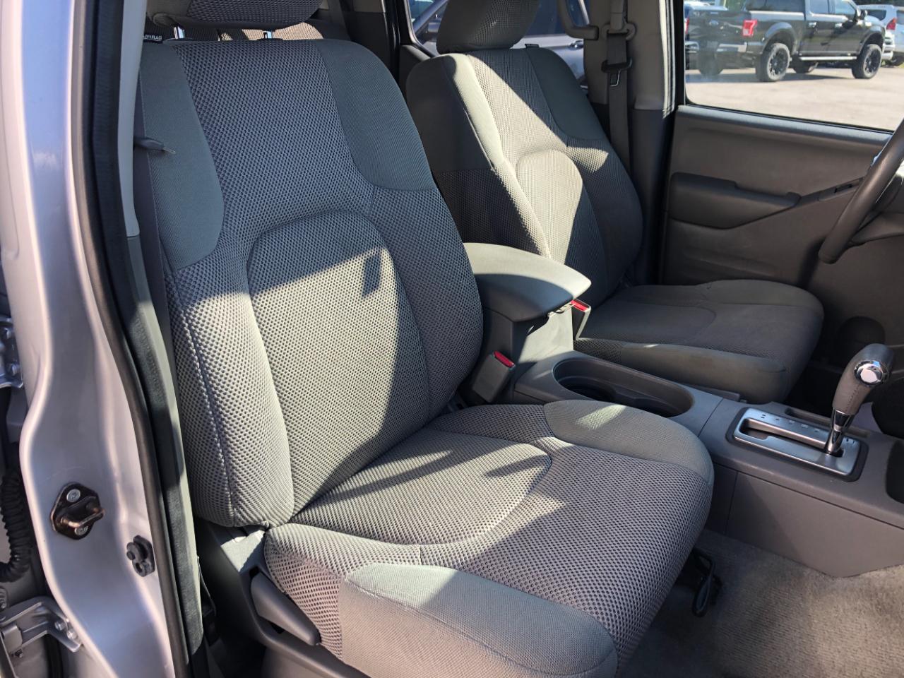 Nissan Frontier 2WD Crew Cab SWB Auto SV 2016