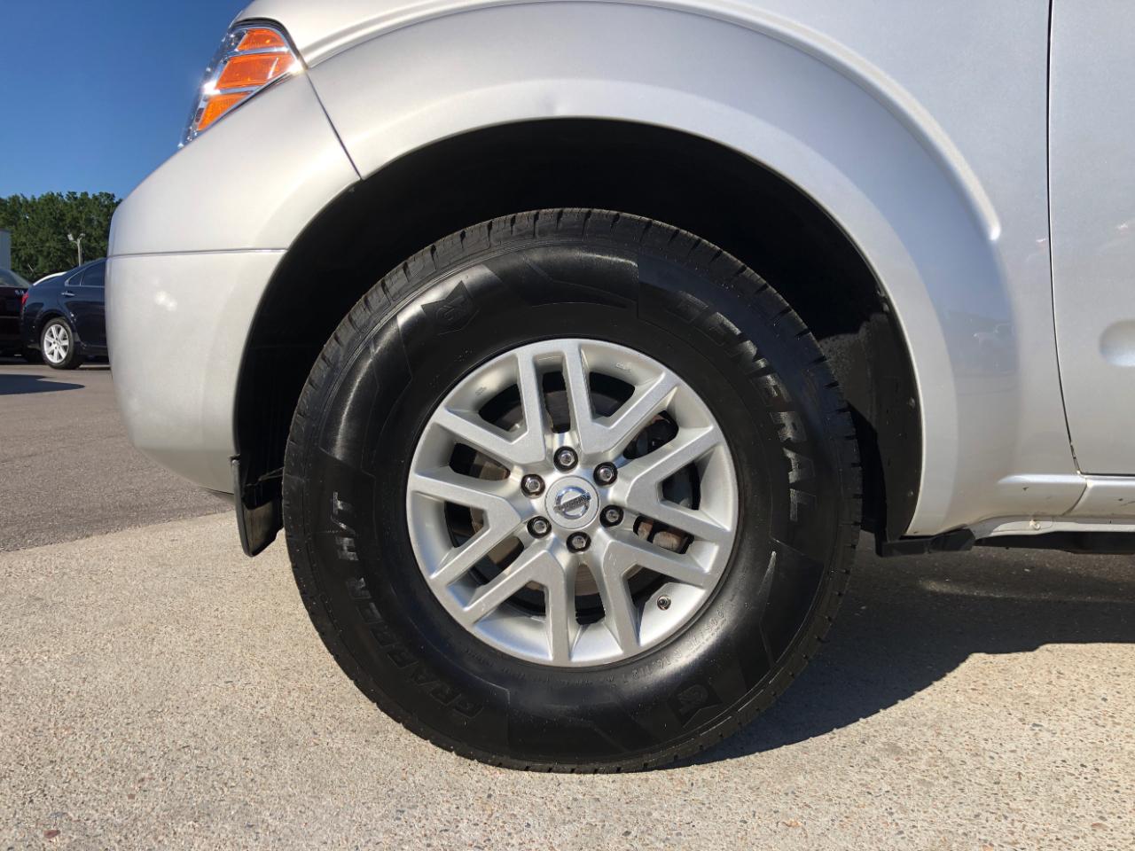 Nissan Frontier 2WD Crew Cab SWB Auto SV 2016