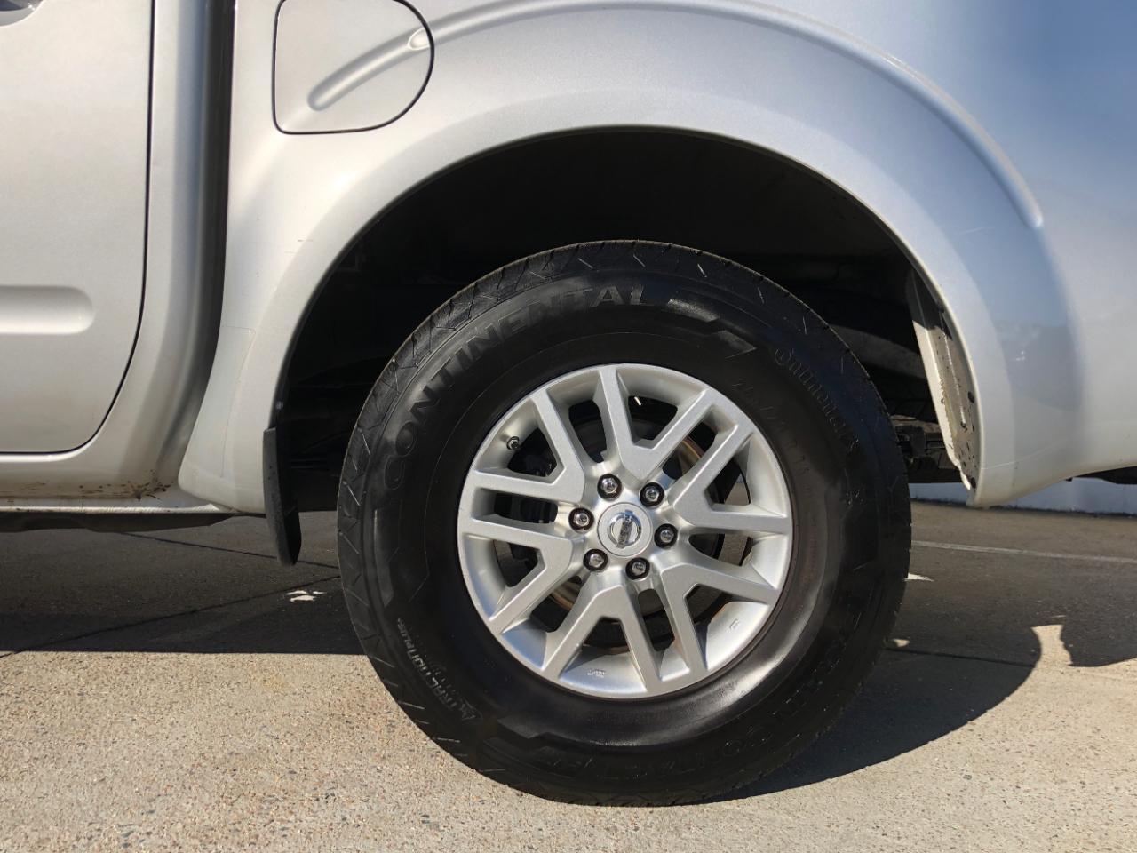 Nissan Frontier 2WD Crew Cab SWB Auto SV 2016