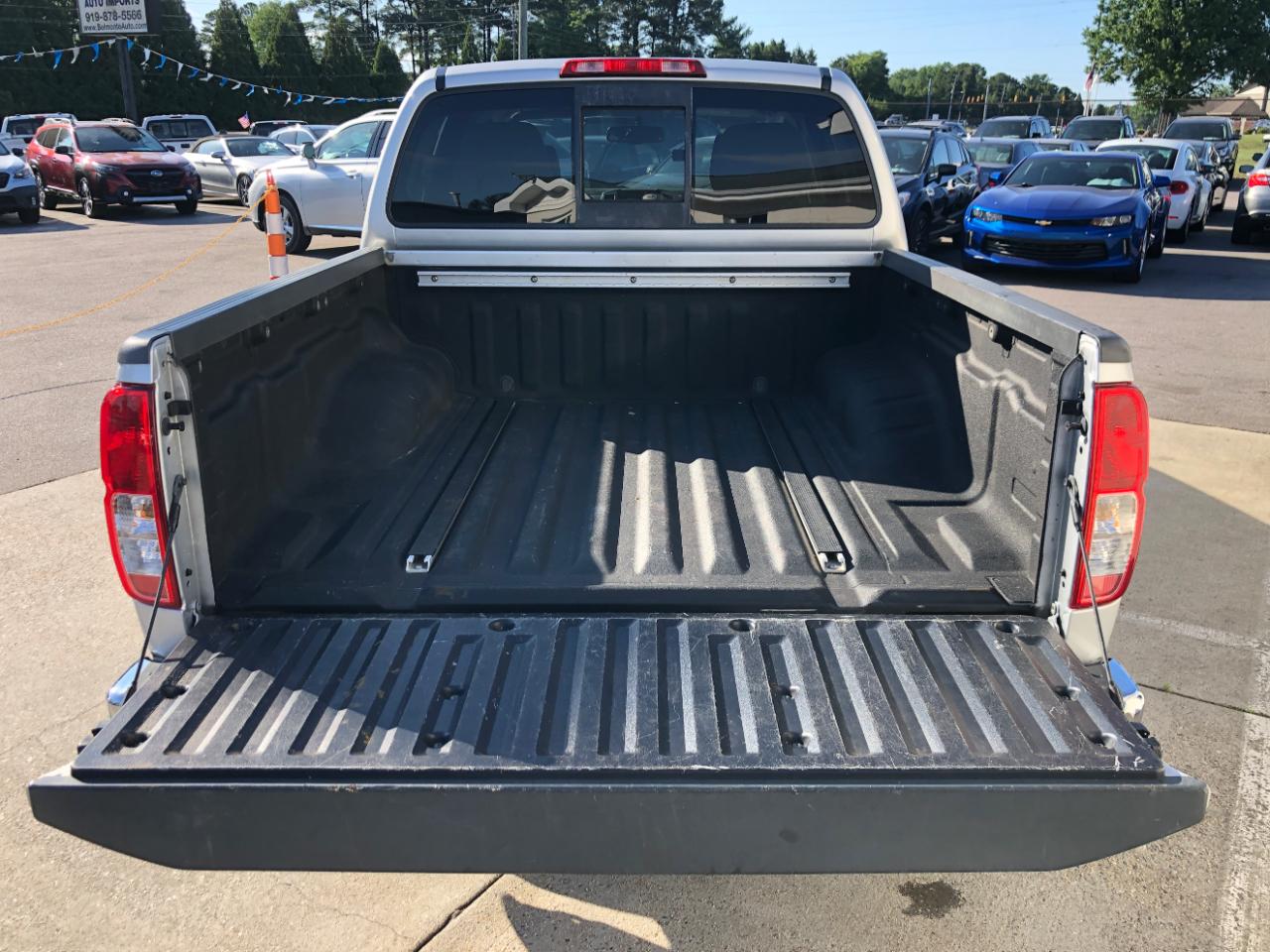 Nissan Frontier 2WD Crew Cab SWB Auto SV 2016