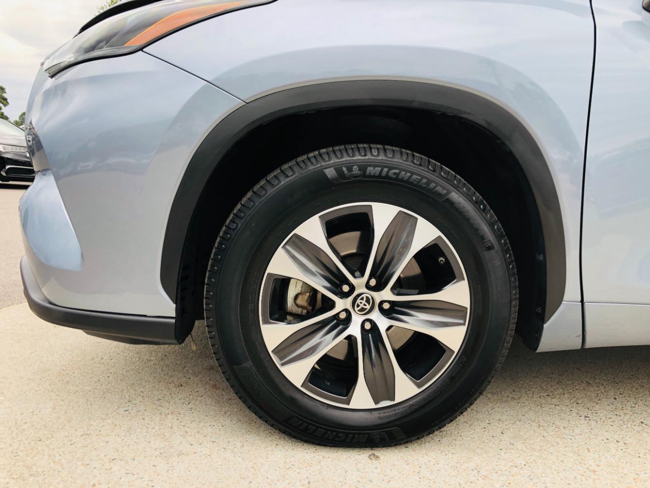Toyota Highlander XLE FWD (Natl) 2022