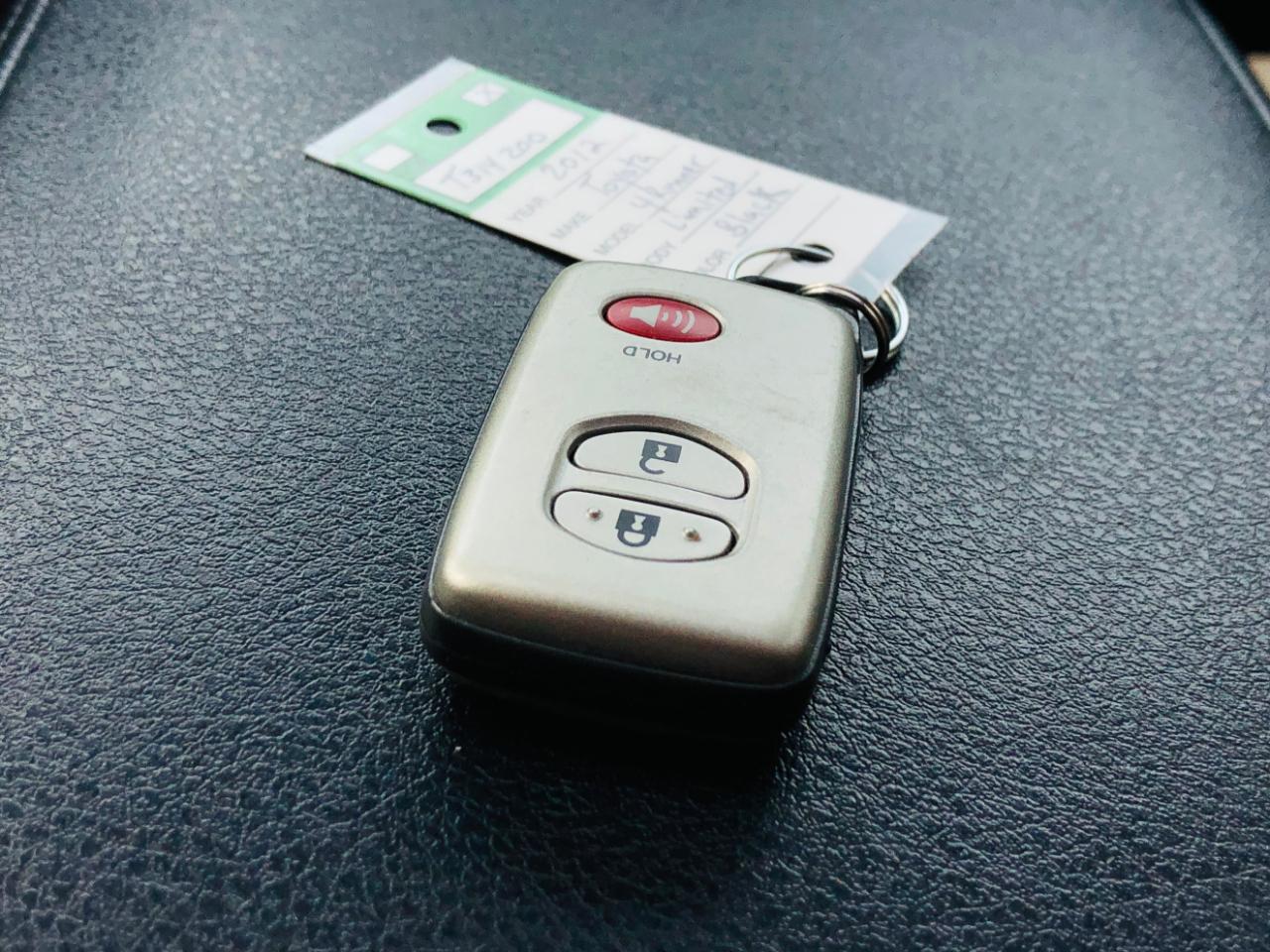 Toyota 4Runner RWD 4dr V6 Limited (Natl) 2012