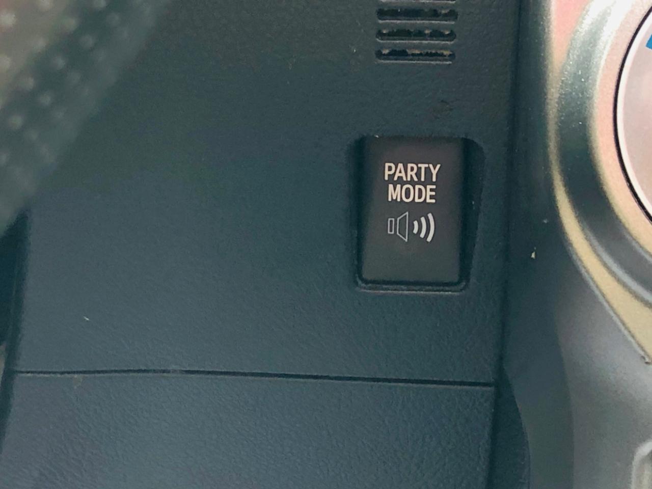 Toyota 4Runner RWD 4dr V6 Limited (Natl) 2012