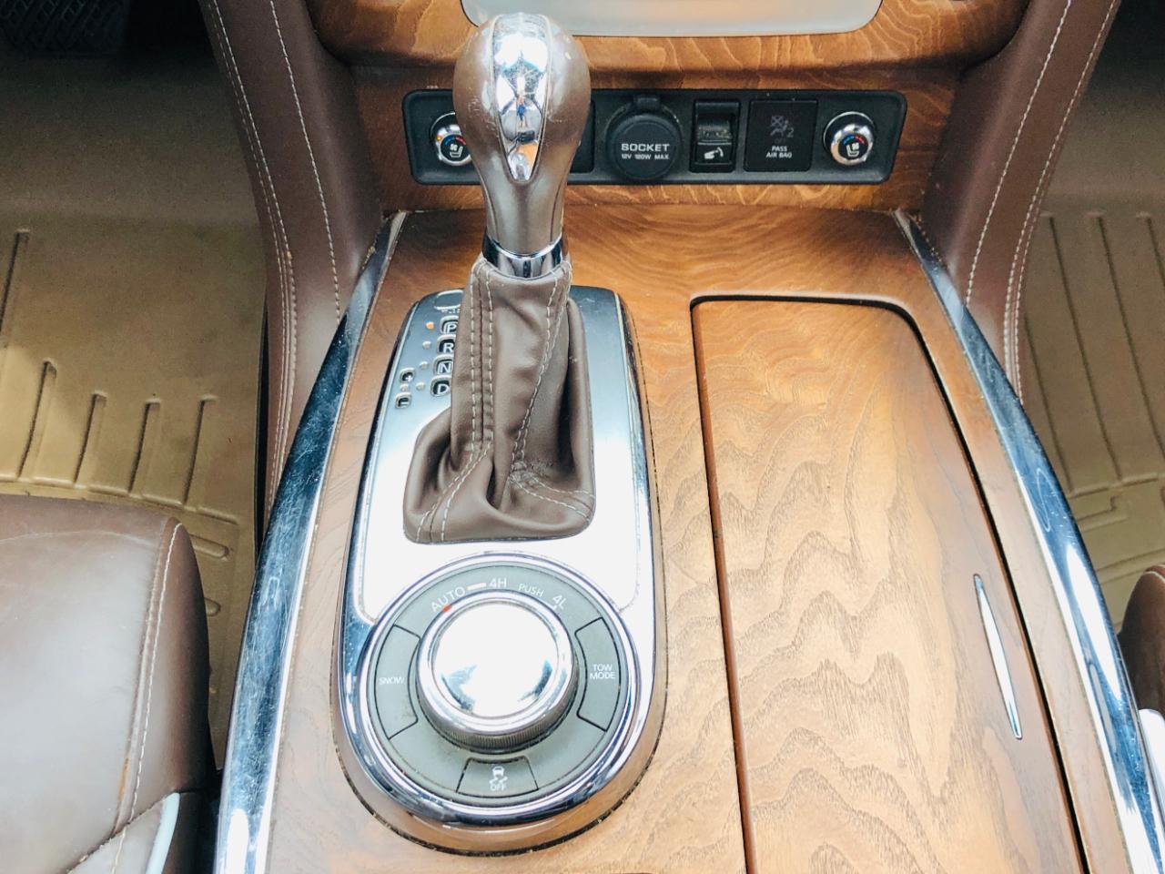 Infiniti QX80 4WD 4dr Limited 2015