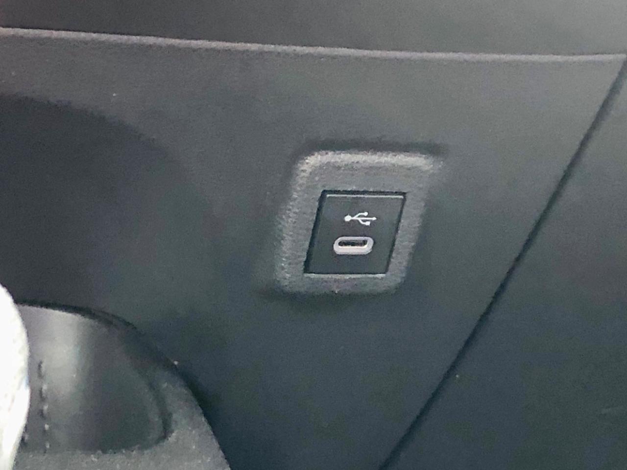 Toyota Corolla SE CVT (Natl) 2023