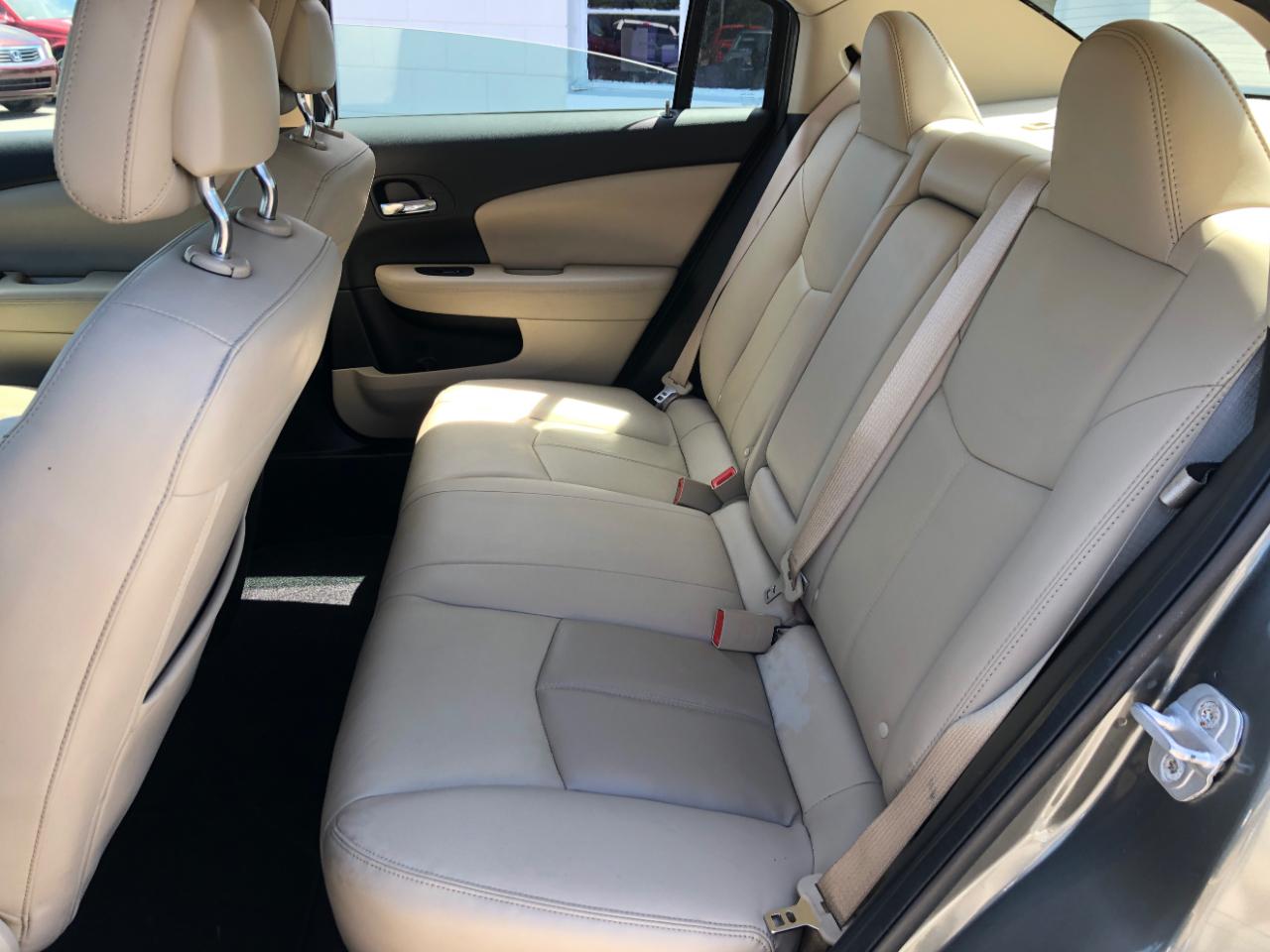 Chrysler 200 4dr Sdn Limited 2012