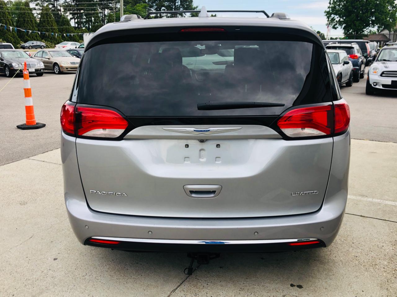 Chrysler Pacifica Limited FWD 2018