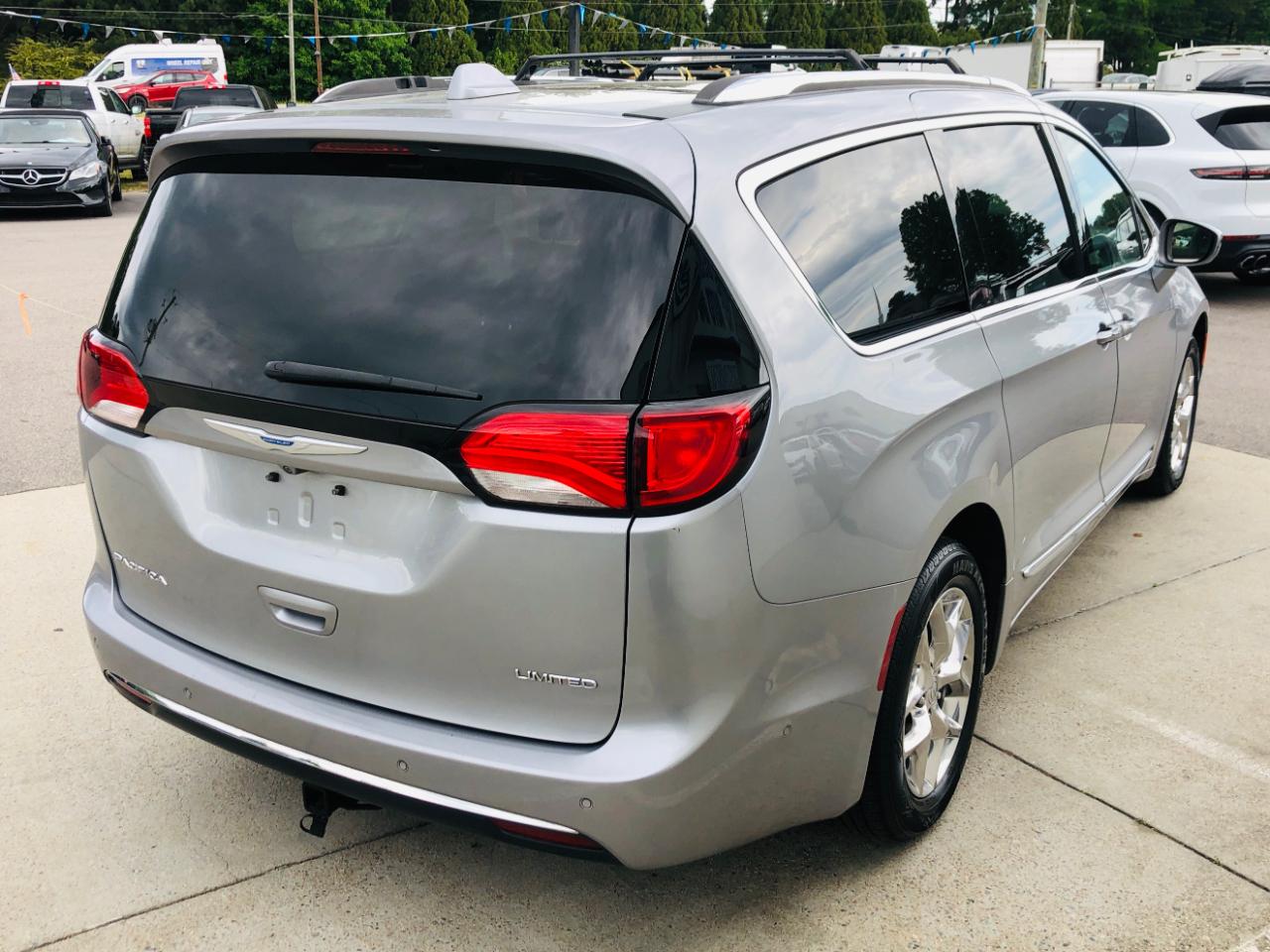 Chrysler Pacifica Limited FWD 2018