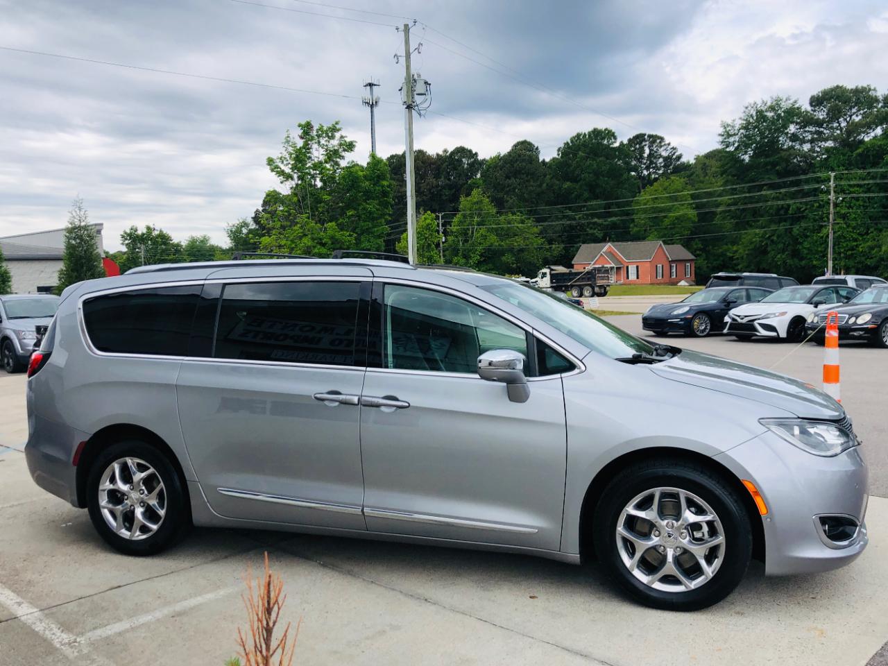 Chrysler Pacifica Limited FWD 2018