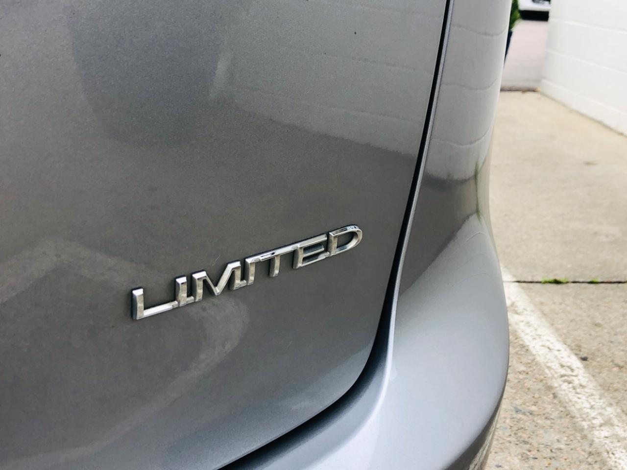 Chrysler Pacifica Limited FWD 2018