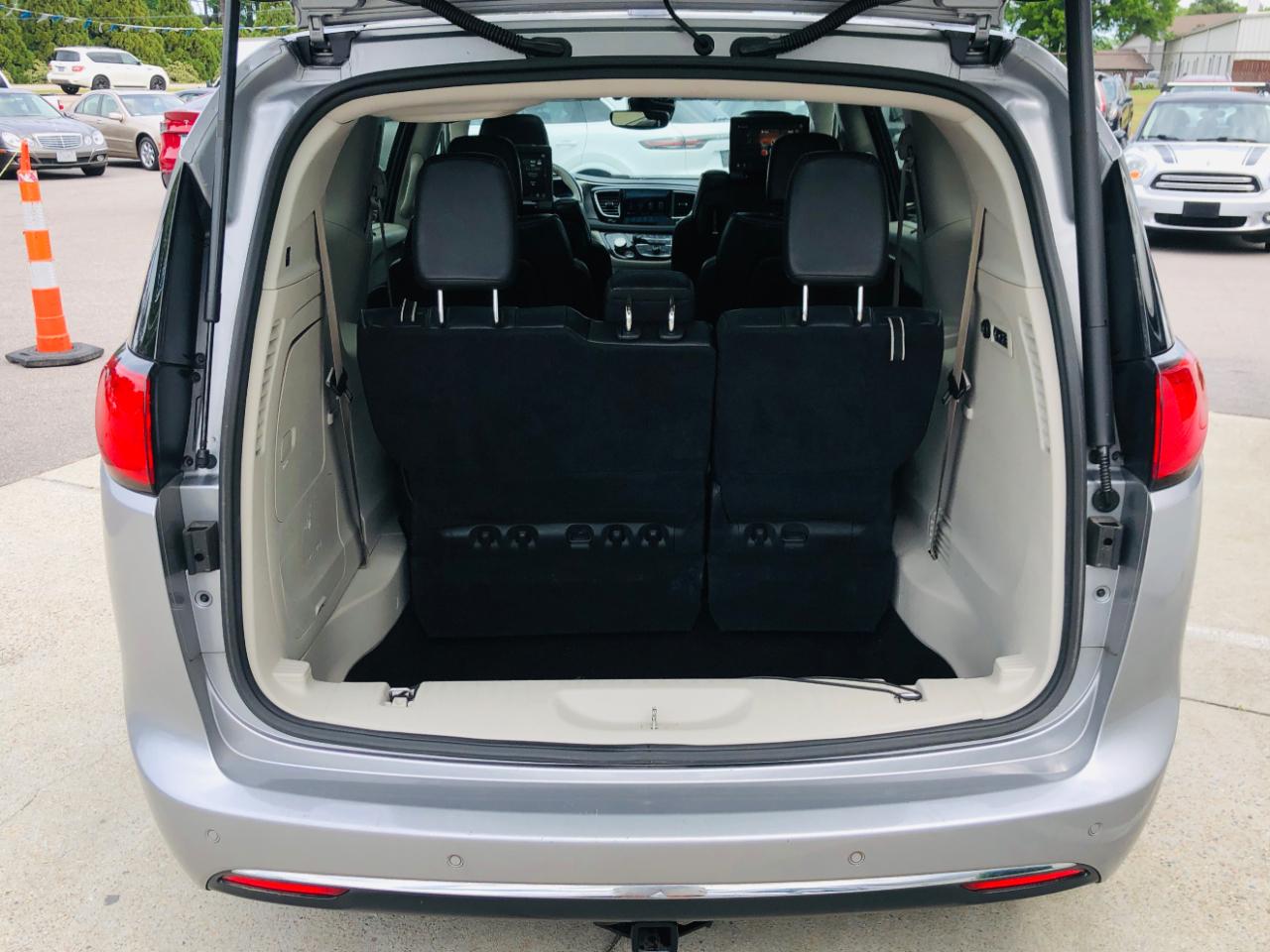 Chrysler Pacifica Limited FWD 2018