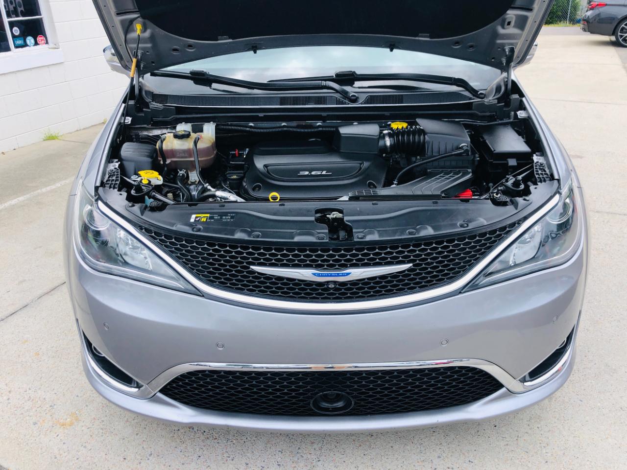 Chrysler Pacifica Limited FWD 2018