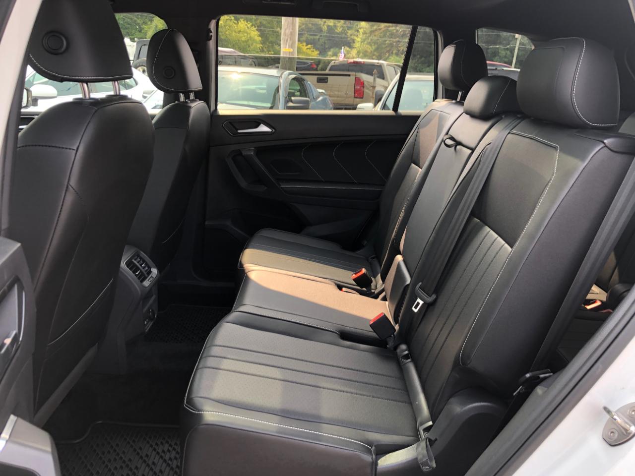 Volkswagen Tiguan 2.0T SE R-Line Black FWD 2023