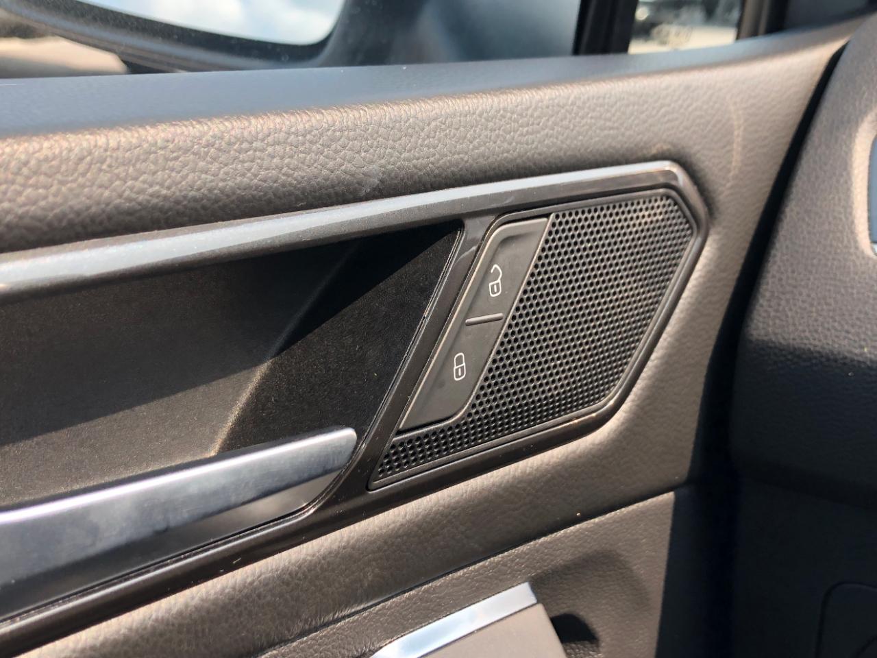 Volkswagen Tiguan 2.0T SE R-Line Black FWD 2023