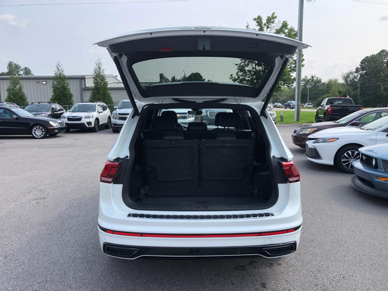 Volkswagen Tiguan 2.0T SE R-Line Black FWD 2023