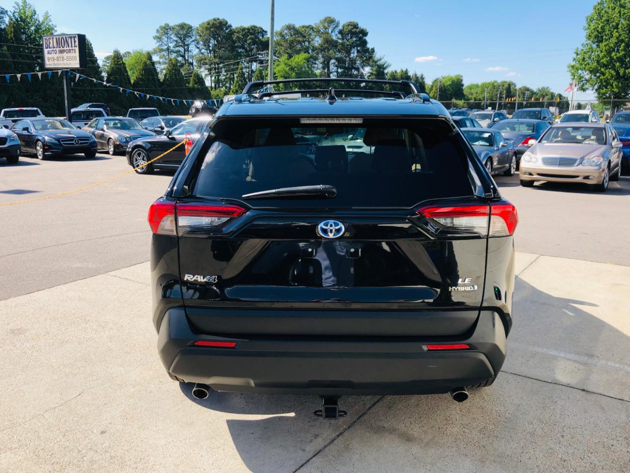 Toyota RAV4 Hybrid LE AWD (Natl) 2022