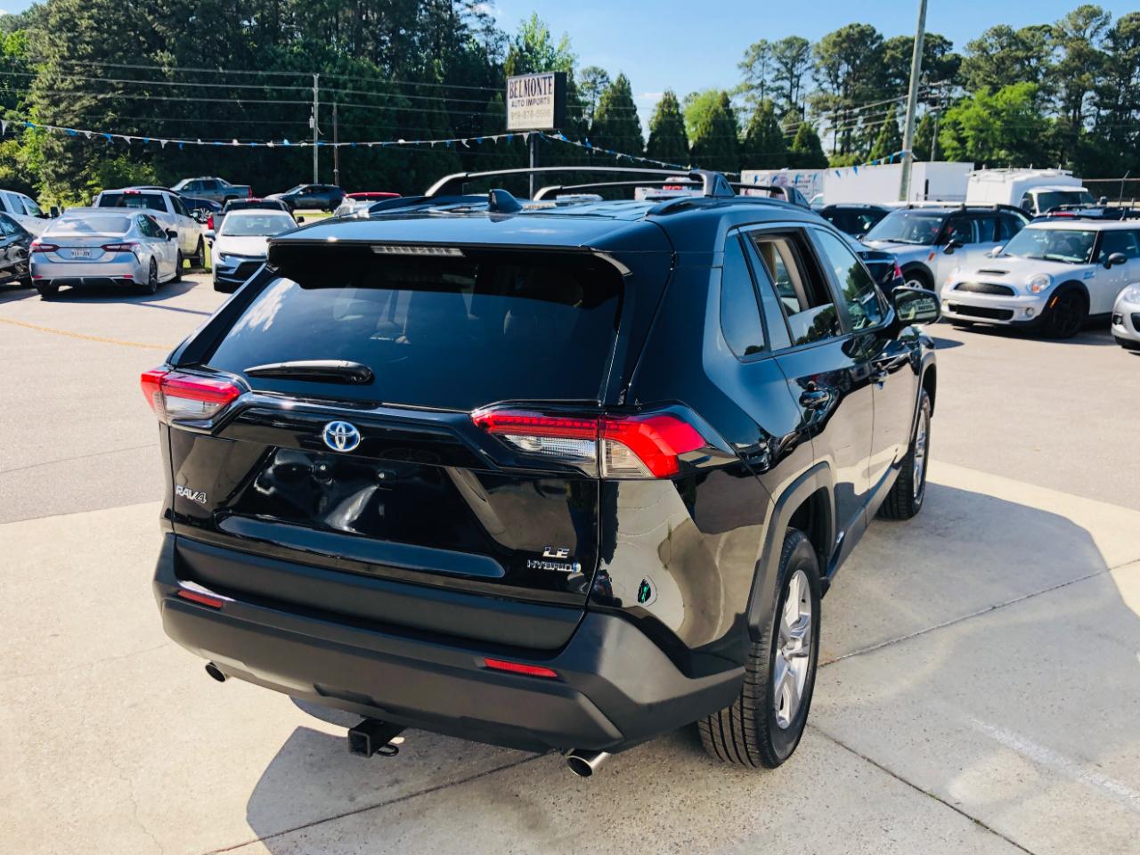 Toyota RAV4 Hybrid LE AWD (Natl) 2022