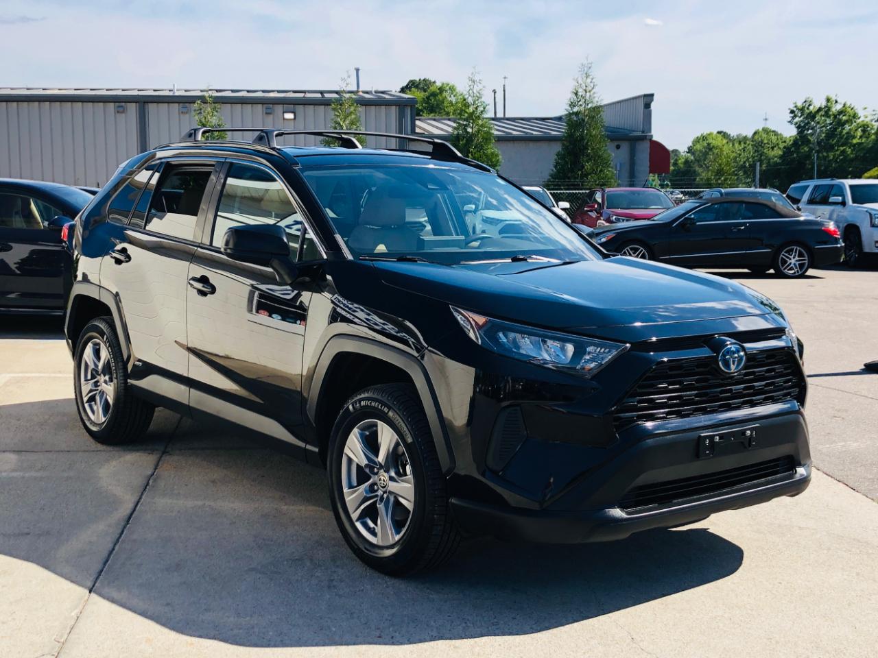 Toyota RAV4 Hybrid LE AWD (Natl) 2022