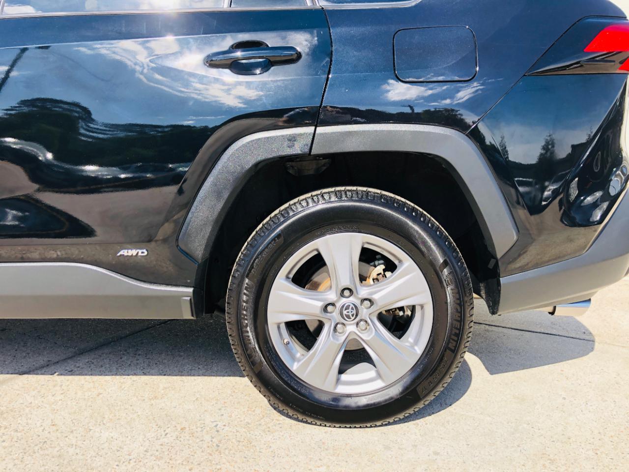 Toyota RAV4 Hybrid LE AWD (Natl) 2022