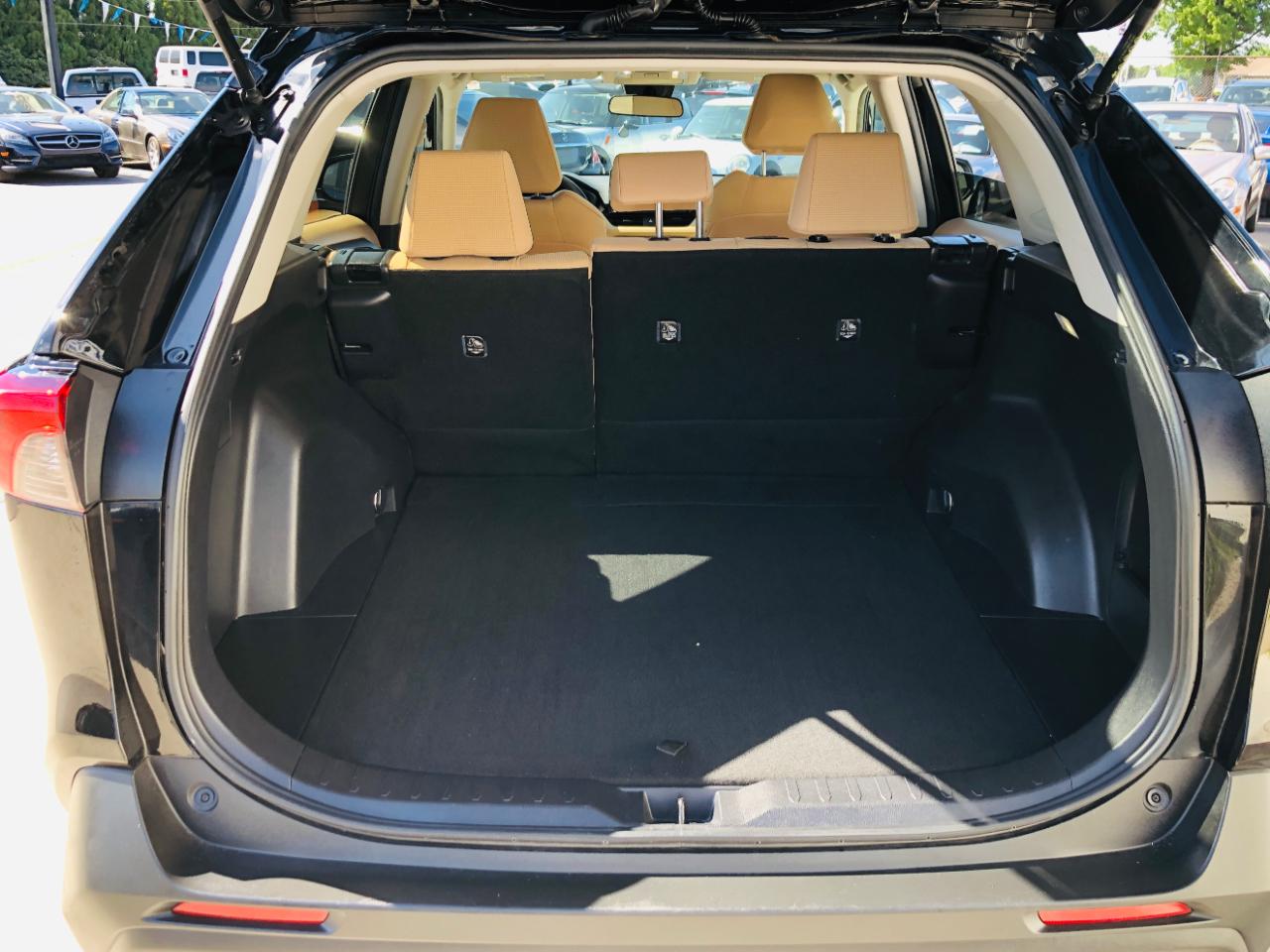 Toyota RAV4 Hybrid LE AWD (Natl) 2022