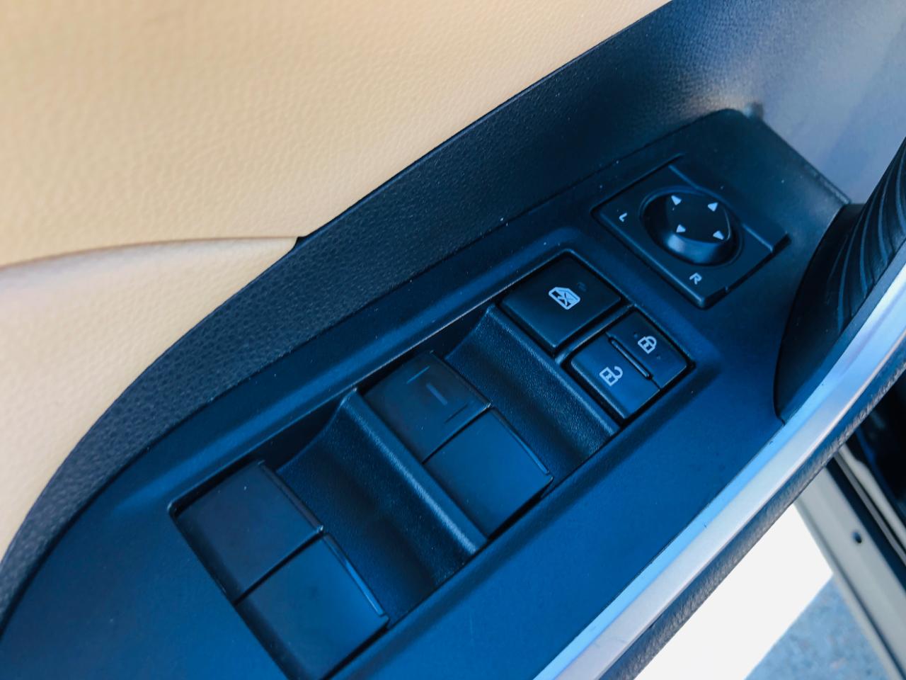 Toyota RAV4 Hybrid LE AWD (Natl) 2022