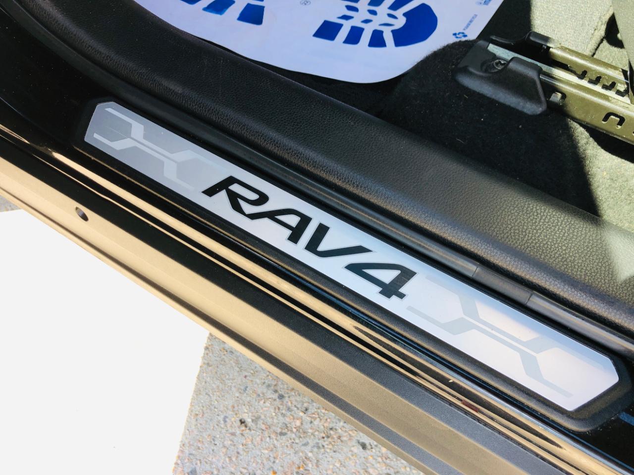 Toyota RAV4 Hybrid LE AWD (Natl) 2022