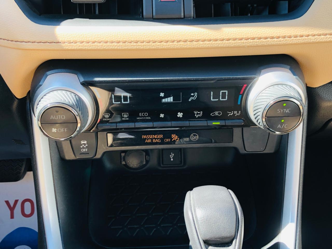 Toyota RAV4 Hybrid LE AWD (Natl) 2022