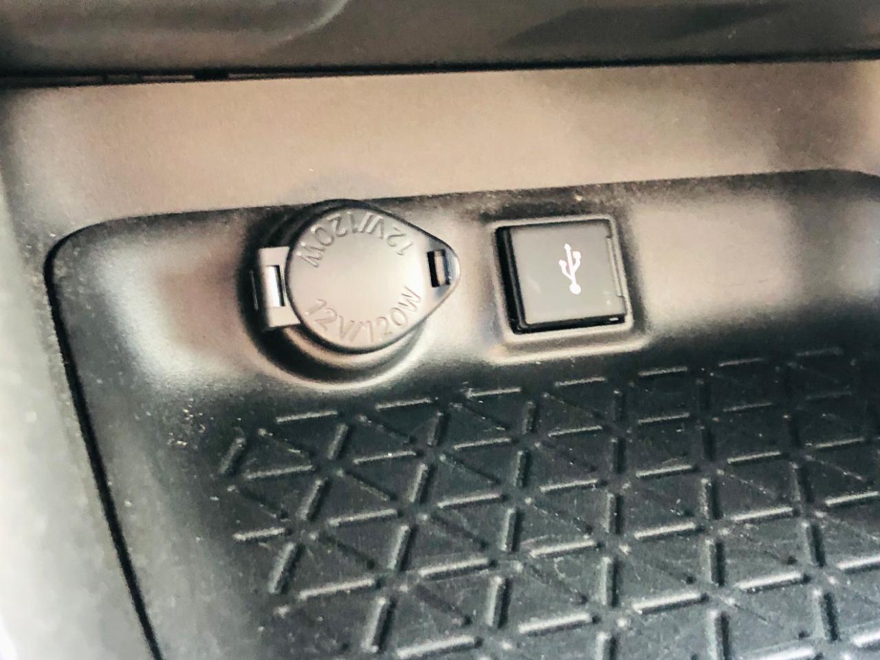 Toyota RAV4 Hybrid LE AWD (Natl) 2022