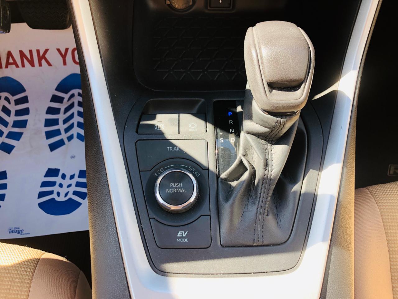 Toyota RAV4 Hybrid LE AWD (Natl) 2022