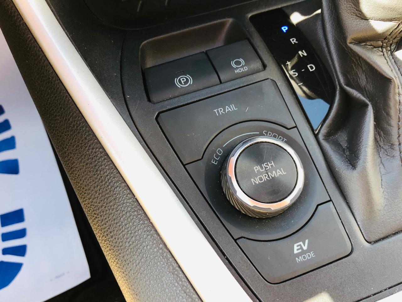 Toyota RAV4 Hybrid LE AWD (Natl) 2022