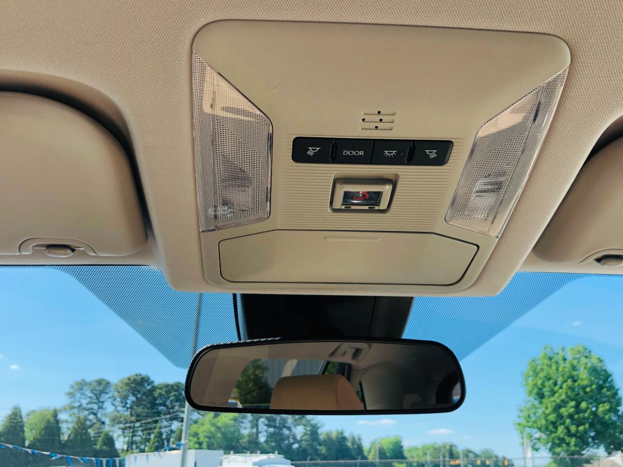Toyota RAV4 Hybrid LE AWD (Natl) 2022