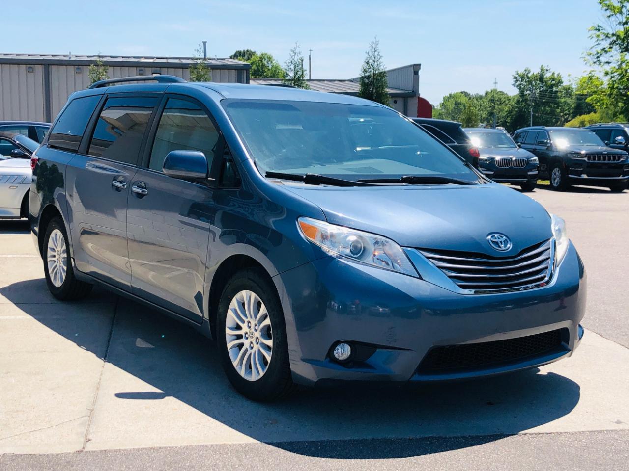 Toyota Sienna 5dr 8-Pass Van XLE Premium FWD (Natl) 2015